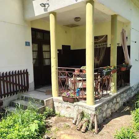 Dina 別荘 ペルチャツ